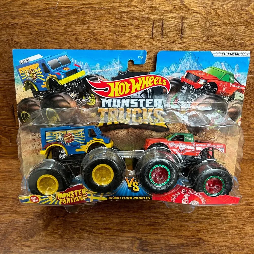 HOT WHEELS Monster Trucks Demolition Doubles Monster Portions Vs Sriracha 1:64